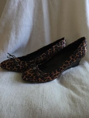 Leopard Print Wedge Shoes in Brown and Black 8.5. NWT